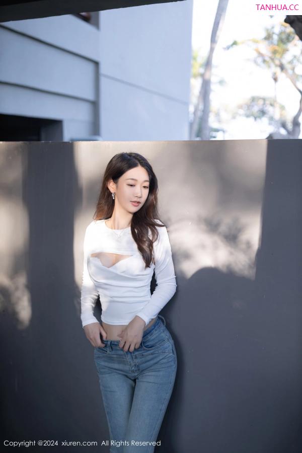 唐安琪  [XiuRen]高清写真图 2024.03.18 No.8250 唐安琪 美腿性感第3张图片